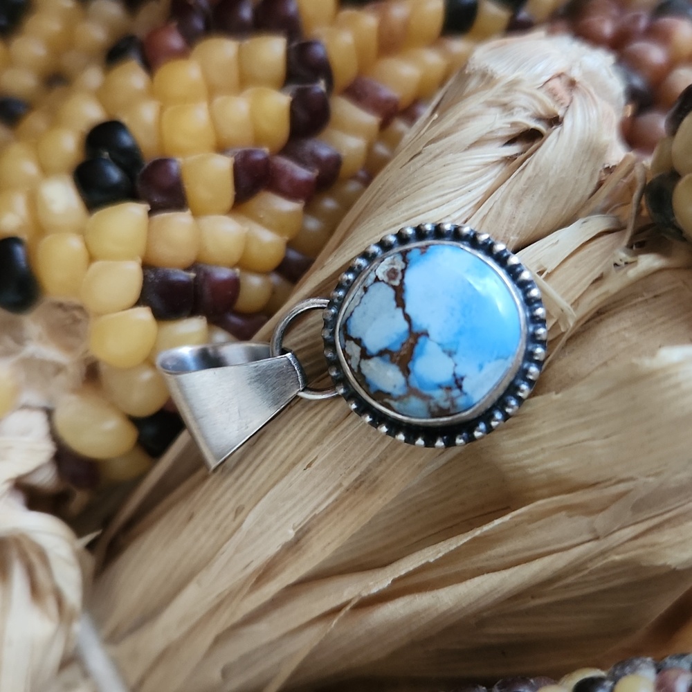 Gorgeous NWOT Native American Navajo Golden Hills Turquoise Pendant 🩵